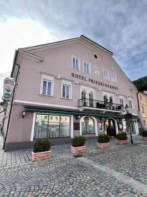 14-Zimmer-Gewerbeimmobilie kaufen in Sankt Veit an der Glan – 955 m², € 848.000 – Bild 2 von 21