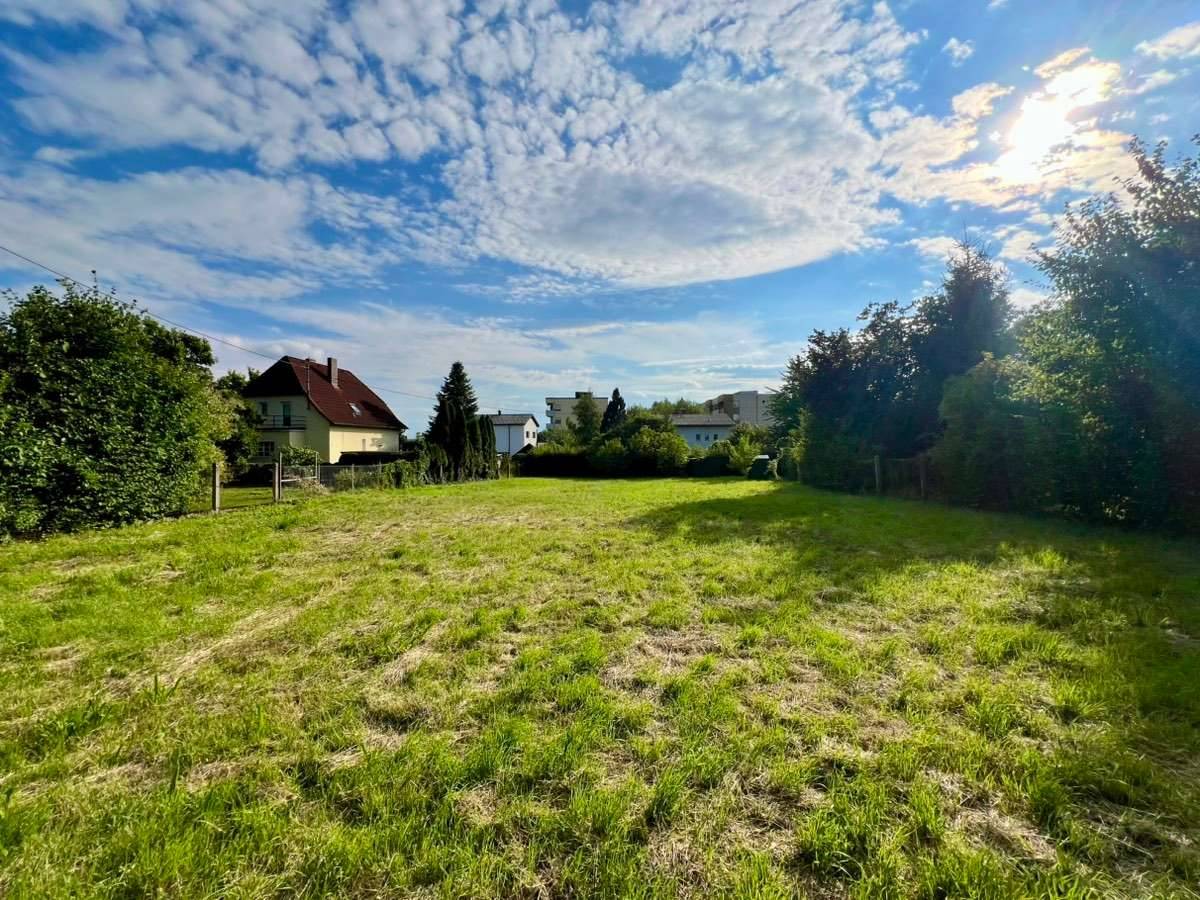 Zentrum Leonding: Ruhiges und großzügiges Grundstück in Traumlage, Leonding