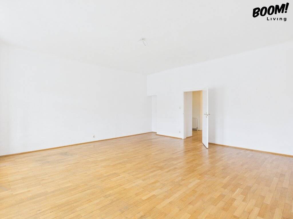 Charmantes City-Apartment in Toplage der Singerstraße - renovierungsbedürftig mit großem Gestaltungspotenzial – pohled 3