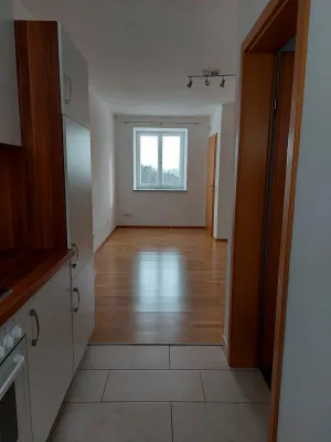 1-Zimmer-Wohnung mieten in Linz – 30 m², € 450 – Bild 10 von 14