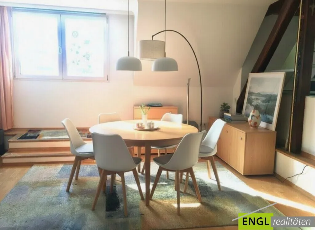Gemütliches 3 Zimmerwohnung im Dachgeschoss perfekt für Künstler, Single, Paare und kleine Familie - Ansicht 3