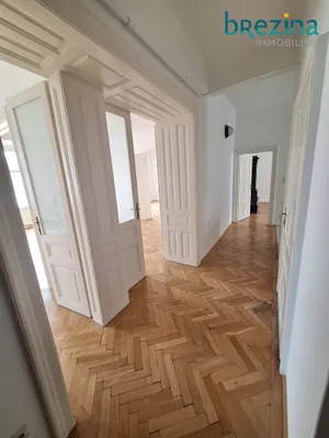 Sehr zentral gelegen - großzügig wohnen in Altbau und in ruhiger Lage unbefristet
