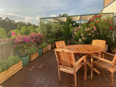 Dachgeschoss Wohnung / Vollmöbliert / Provisionsfrei/ mit 65m² Dachterrasse