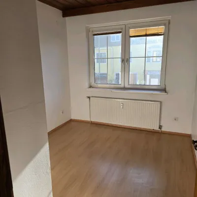 3-Zimmer-Wohnung mieten in Baden – 40 m², € 590 – Bild 2 von 5
