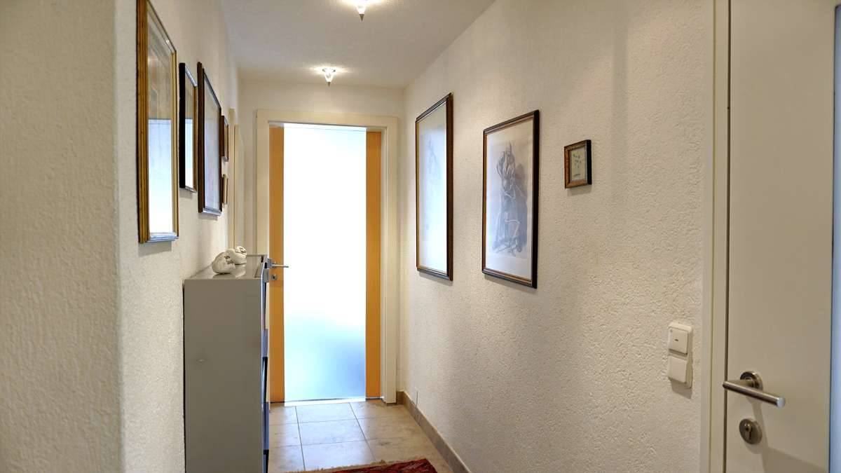 Neuer Preis! Vielseitiges Wohnhaus mit drei Einheiten in zentraler Lage von Attnang-Puchheim – pohled 3