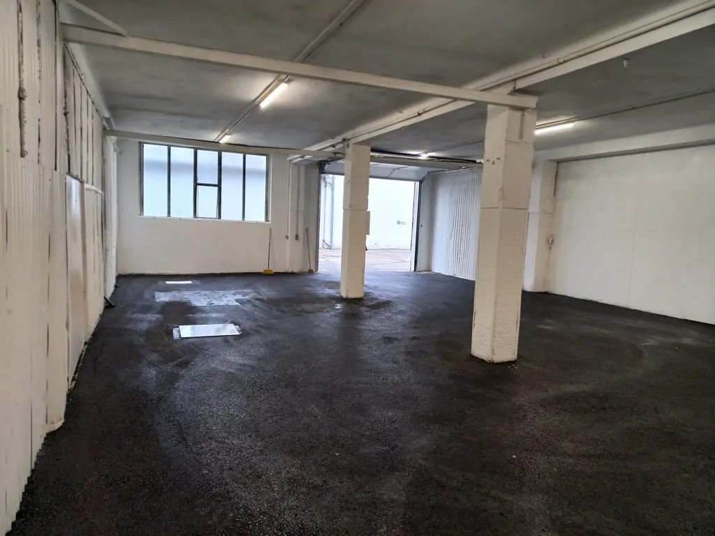 Lagerhalle ca. 225 m² inkl. Abstellfläche u. BK - NÄHE VÖSENDORF - provisionsfrei - Ansicht 2