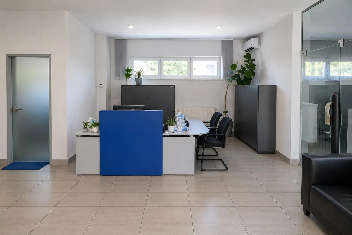 GLEISDORF: Büro in Top-Lage mit ca. 236,81 m² Nutzfläche! Kundenfreundliche Parkplätze inklusive! - Ansicht 3
