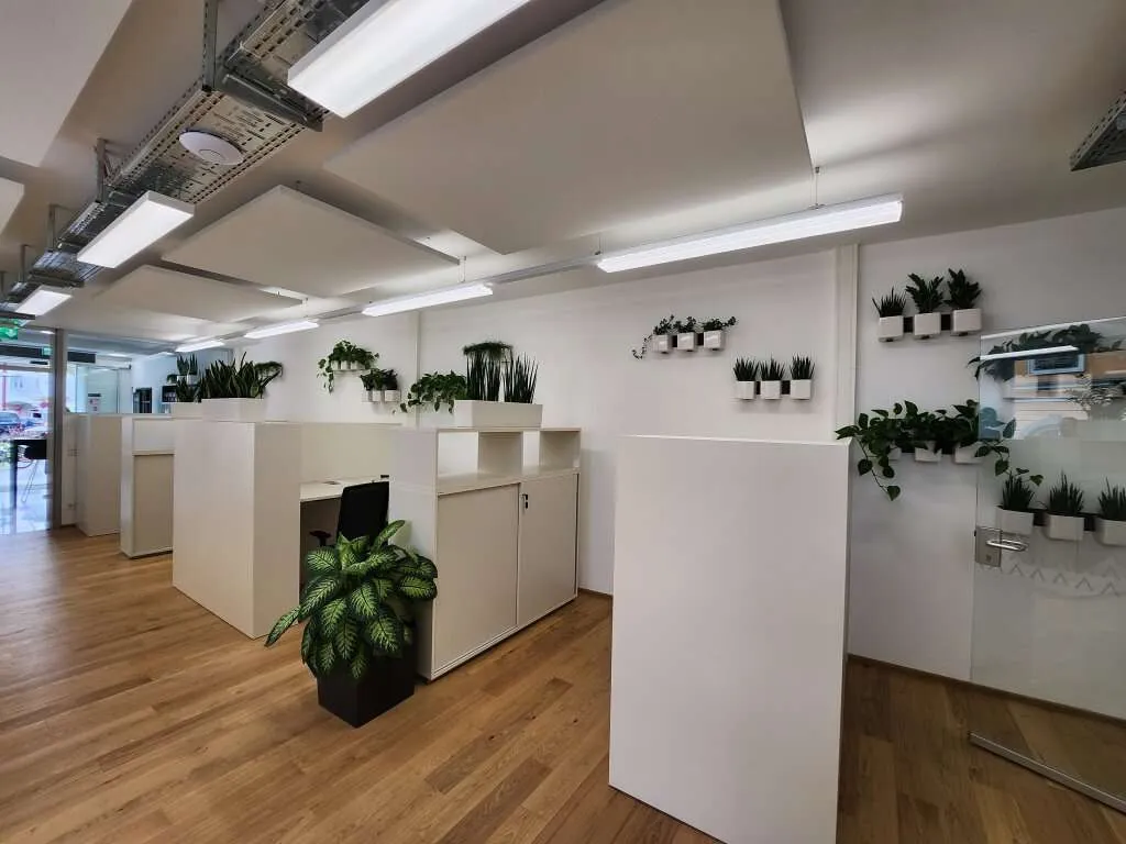 Ausgestatteter Arbeitsplatz im Coworking Space, Preis inkl. BK, HK, Glasfaserinternet uvm. - Ansicht 2