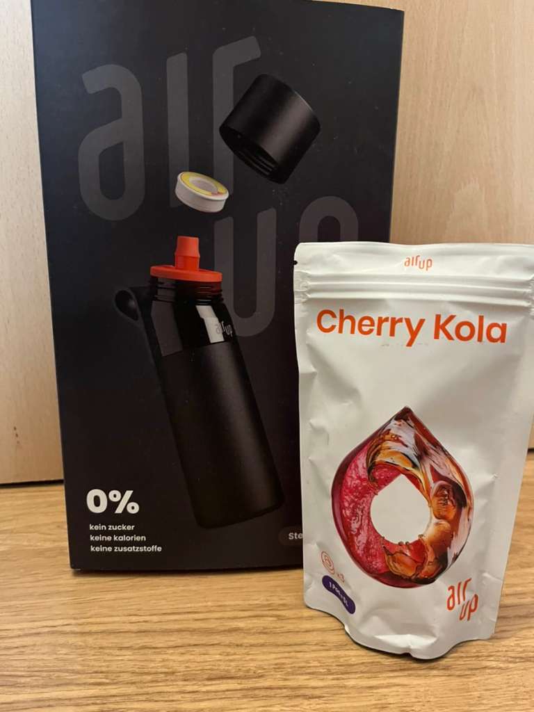 Air Up Flasche inkl Orginalverpackung + 2 pods (Pear, cherry) plus Cherry  Cola, € 38,- (6334 Schwoich) - willhaben