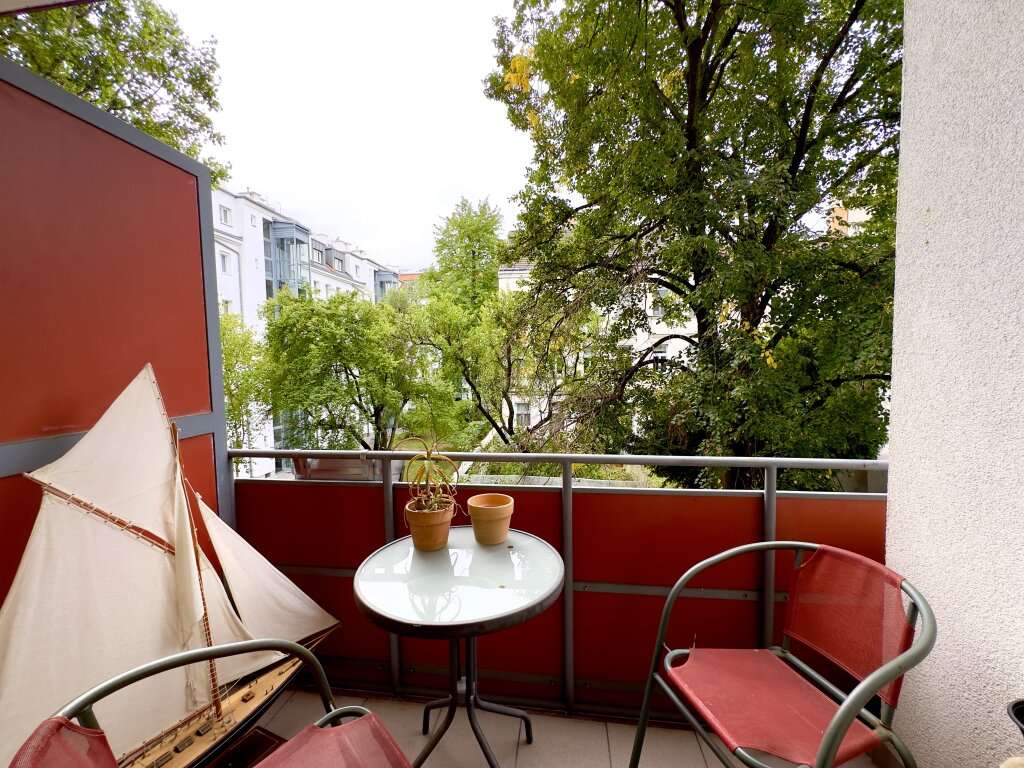 Ruhige Wohnung Mit Loggia Und Grünblick Am Enkplatz, 74 M², € 298.000 ...