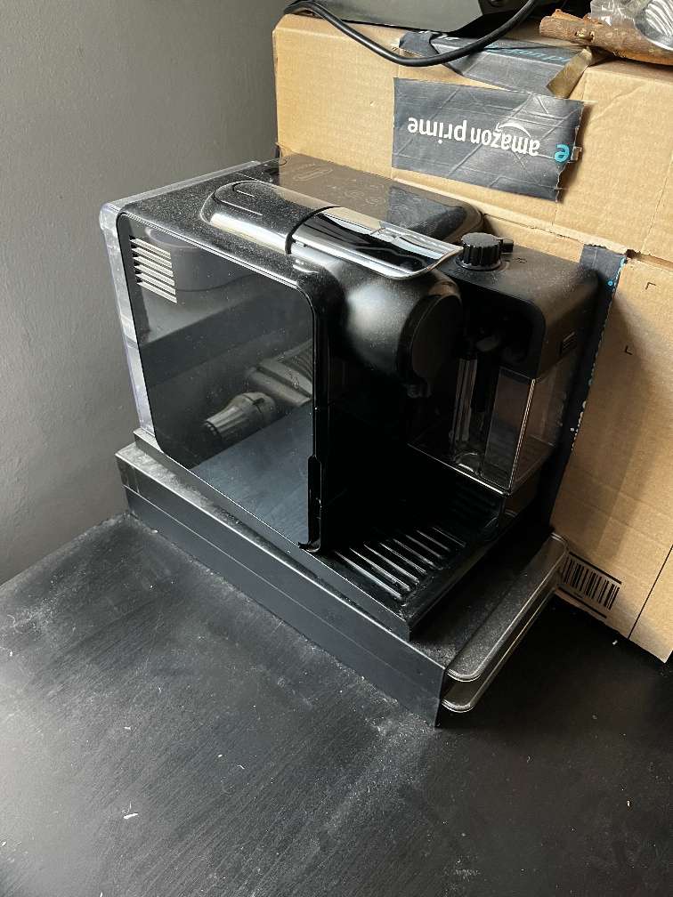 verkauft Nespresso DeLonghi Lattissima Touch EN 560 inkl. Milchsystem Kapselladen Kapseln Entkalker Betriebsanleitung etc