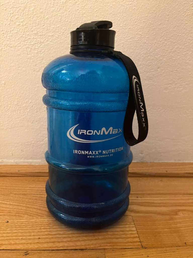 Trinkflasche Water Gallon 2,2 Liter Ironmax, € 5,- (6334 Schwoich) -  willhaben