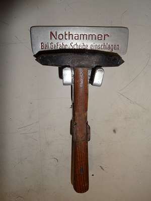 Gurtmesser und Nothammer mit Gurtschneider, € 20,- (5121 Am Anger) -  willhaben
