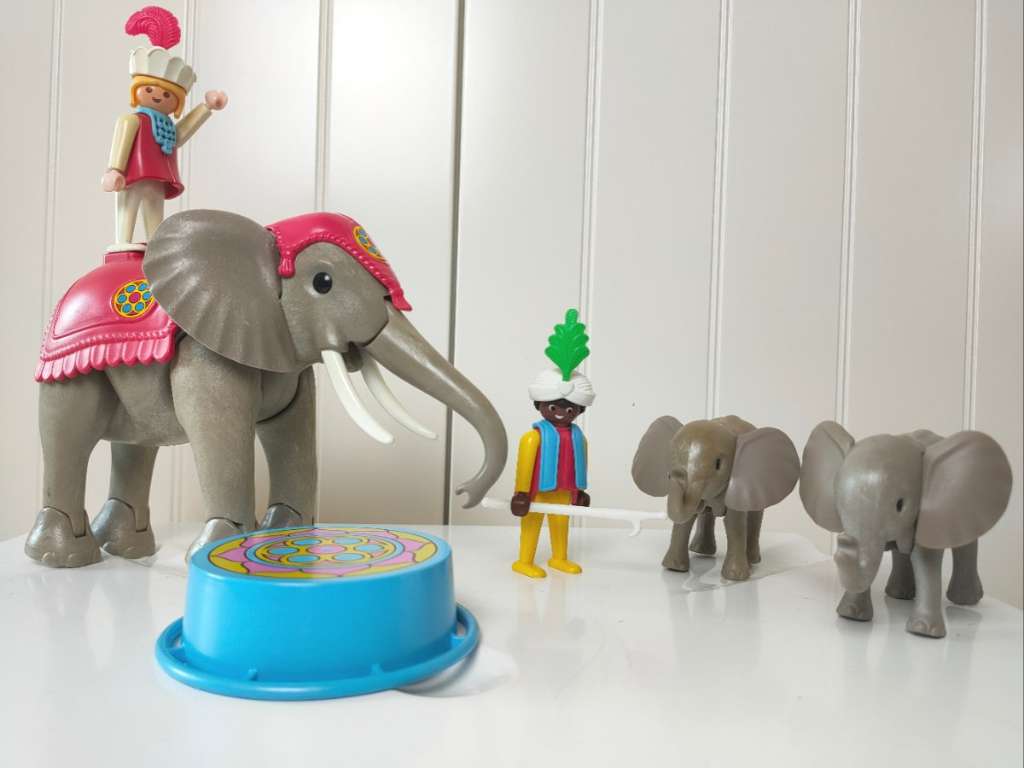 Jahr 1988 - Playmobil 3711 Großer Zirkus Elefant + 2 Baby