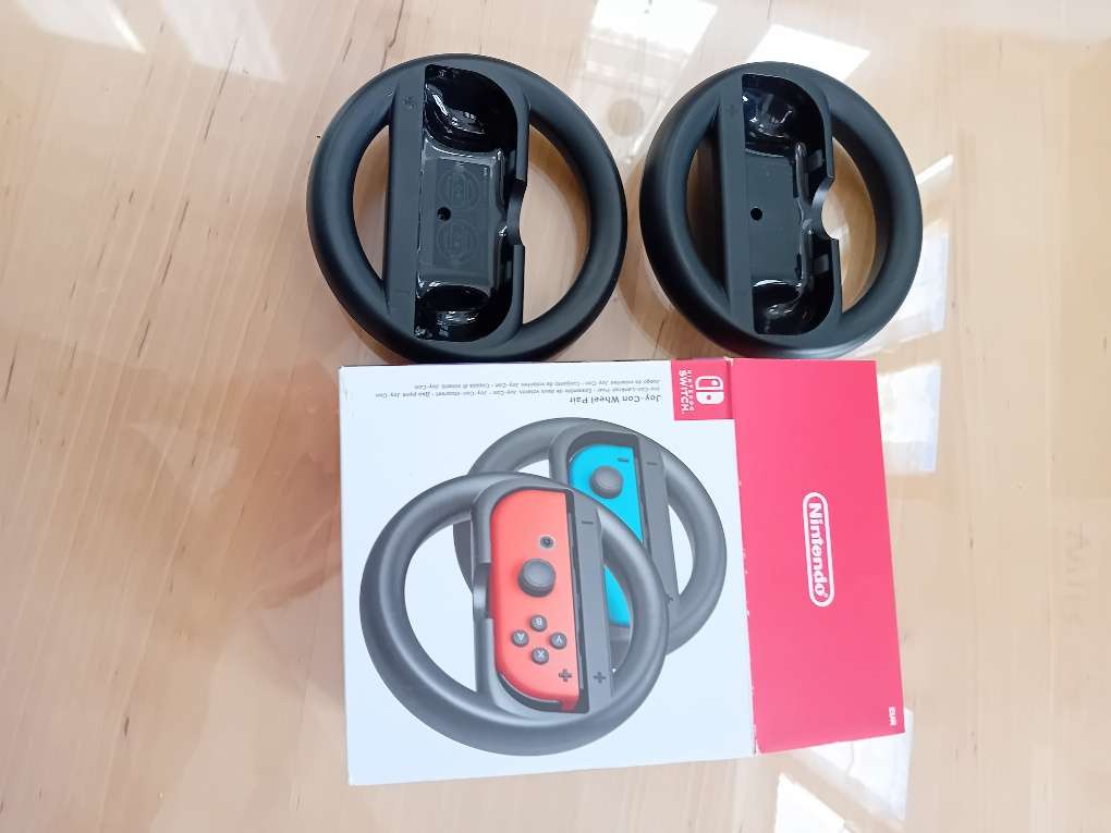 Nintendo Switch + Lenkrad + Pro Controller, € 260,- (1190 Wien) - willhaben