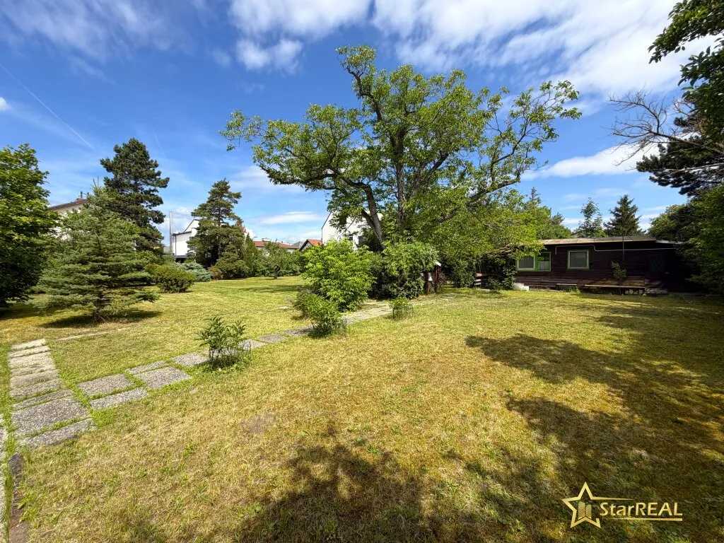 RARITÄT! 200 m² BEBAUBAR! 525 m² IN RUHIGER EINFAMILIENHAUSLAGE - NÄHE U6 & BADNER BAHN - Ansicht 2