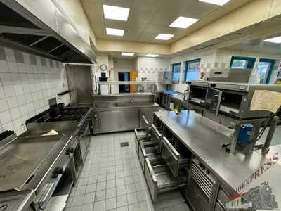 Gewerbeimmobilie mieten in Bruck an der Leitha – 443 m², € 3.257 – Bild 11 von 11