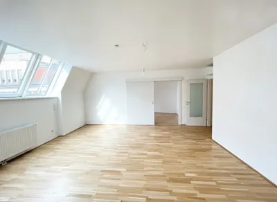 UNBEFRISTET: Top-Lage beim Stephansplatz: Moderne, klimatisierte Dachgeschoßwohnung im stilvollen Haus / Prime location near Stephansplatz: a modern, air-conditioned penthouse flat in a stylish buil – Bild 3