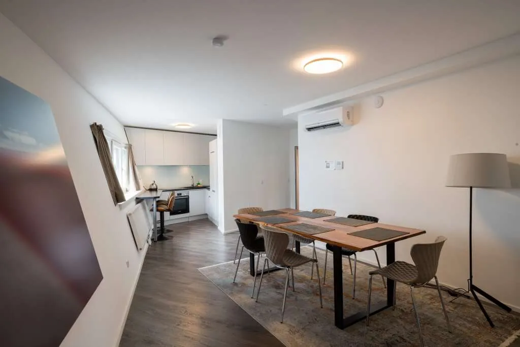ALL-INCLUSIVE MIETE | VOLLMÖBLIERT | FLEXIBLE MIETDAUER | 4-ZIMMER-WOHNUNG IN 1090 WIEN – pohled 2
