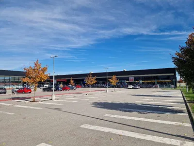 Gewerbeimmobilie mieten in Wels – 452 m², € 5.424 – Bild 2 von 4