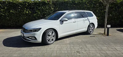 VW Passat Variant Business 1,6 SCR TDI DSG *Massag...