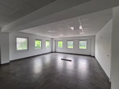 1-Zimmer-Gewerbeimmobilie mieten in Wiener Neustadt Land – 20 m², € 233 – Bild 5 von 6