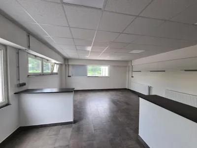 1-Zimmer-Gewerbeimmobilie mieten in Wiener Neustadt Land – 20 m², € 233 – Bild 2 von 6