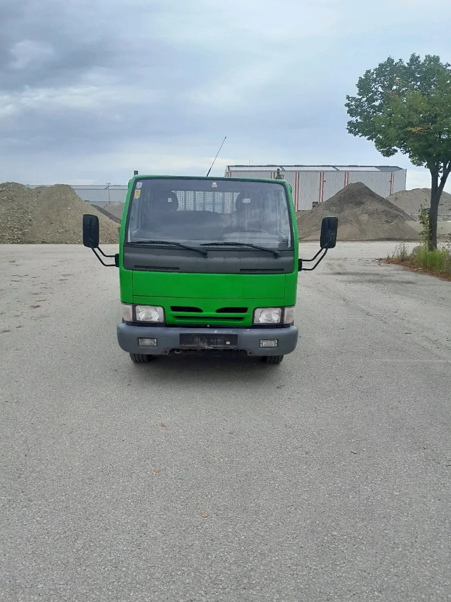 Nissan Cabstar