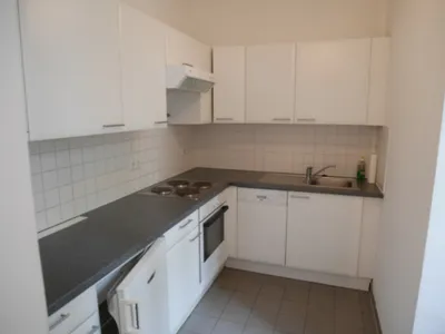15, Baumseitige 2 Zimmer-Hof-Wohnung