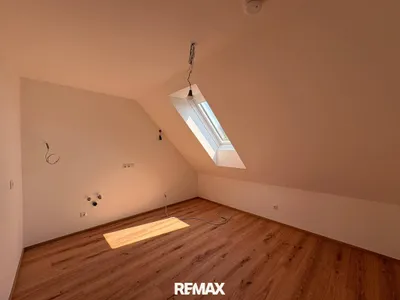 3-Zimmer-Wohnung mieten in Gmunden – 74 m², € 838 – Bild 2 von 7