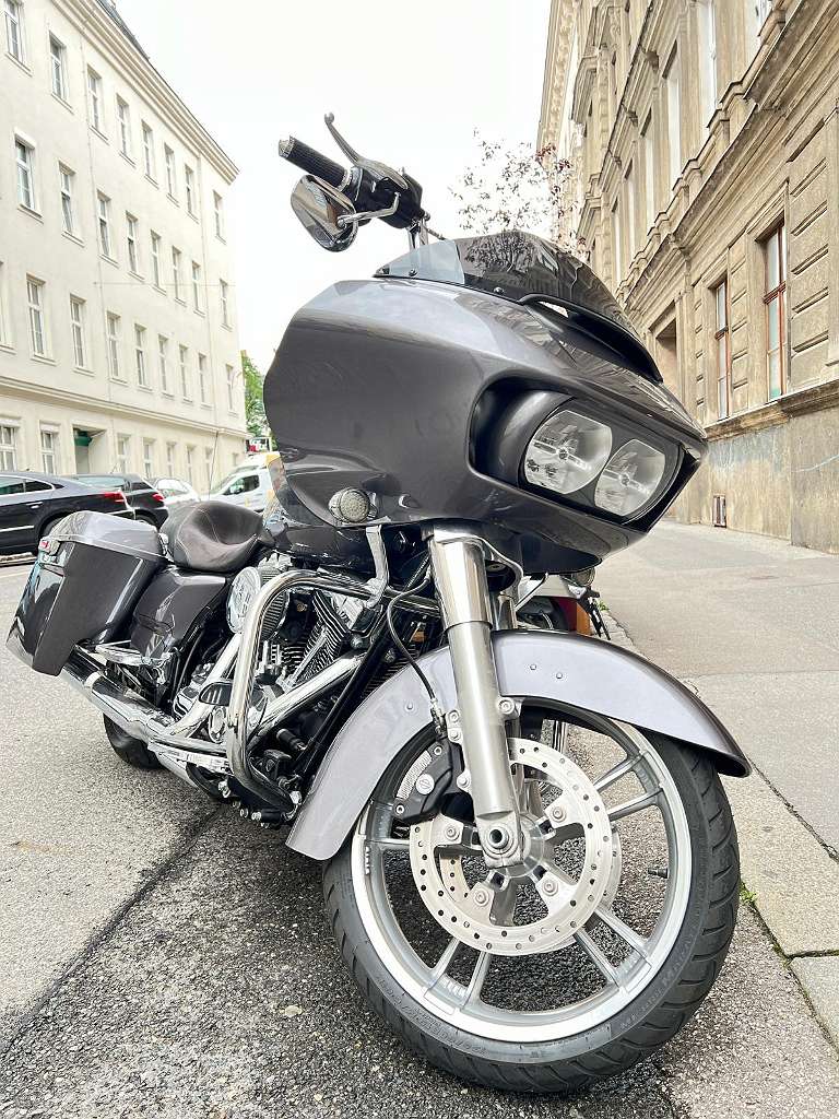 Harley-Davidson Road Glide FLTRX Tourer