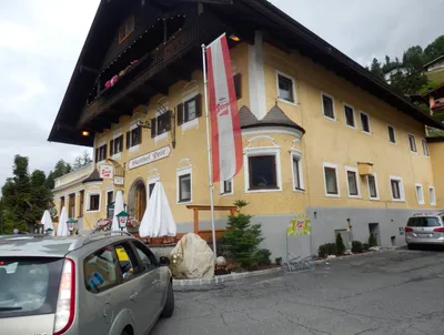 11-Zimmer-Gewerbeimmobilie mieten in Zell am See – 3 160 m², € 3.400 – Bild 2 von 19
