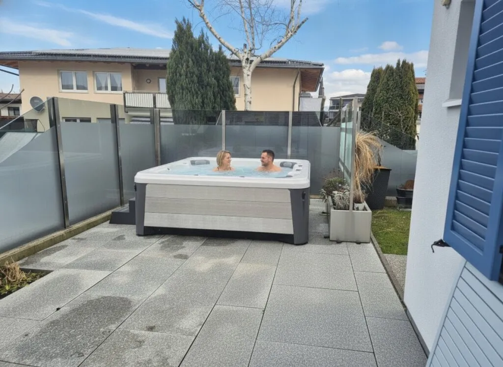 Moderne Maisonettenwohnung mit Wintergarten, Garten und Terrasse mit Whirlpool - Widok 2