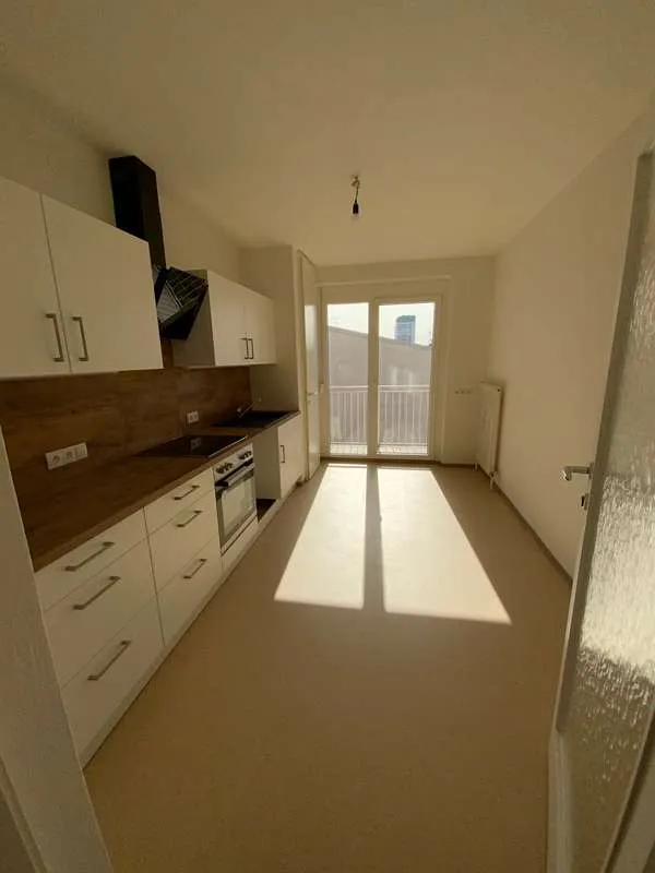 HELLE 2-ZIMMERWOHNUNG IN ZENTRUMSLAGE - PROVISIONSFREI - Widok 3