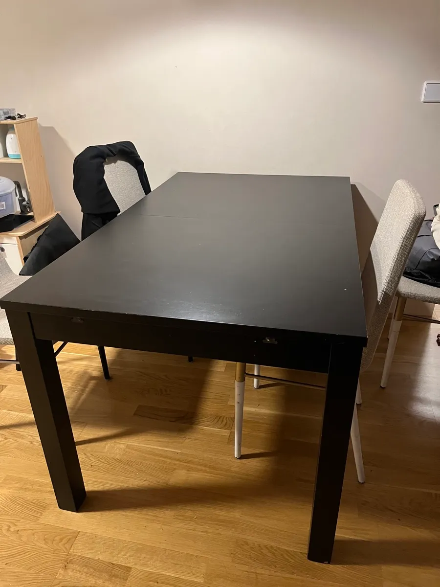 Ikea Esstisch ausziehbar, € 0,- (1210 Wien)