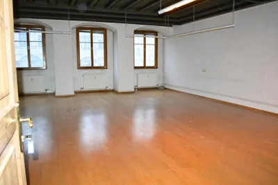 2-Zimmer-Gewerbeimmobilie mieten in Steyr – 117 m², € 1.013 – Bild 1 von 6