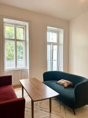 Altbauwohnung mit Balkon - Gartenblick