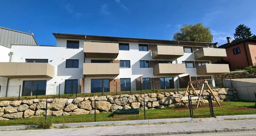 BERGHEIM: Stylische 88 m² Wohnung mit Sonnenbalkon und Panoramablick! - Ansicht 2