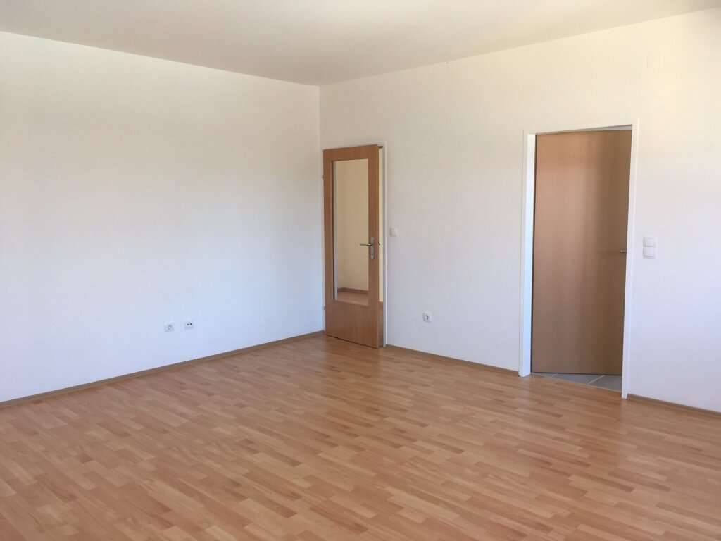 Zentrumsnahe 100m² Wohnung in Neunkirchen, renoviert, 4 Zimmer, MIETE - Ansicht 3