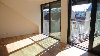 Helle DG-Wohnung mit Loggia und Klimaanlage im 18ten Bezirk