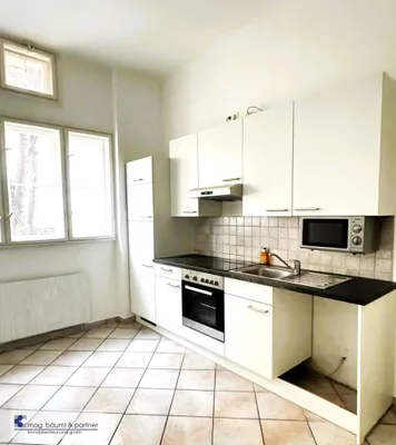 Großräumige 5-Zimmerwohnung im klassischen Altbau – Bild 2