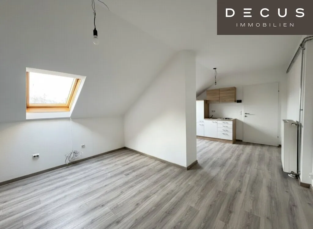 | CHARMANTE DACHGESCHOSSWOHNUNG | HELL & ZENTRAL | 4. OG | IDEAL FÜR SINGLES & STUDENTEN | TOP LAGE | NÄHE UNI - Ansicht 3
