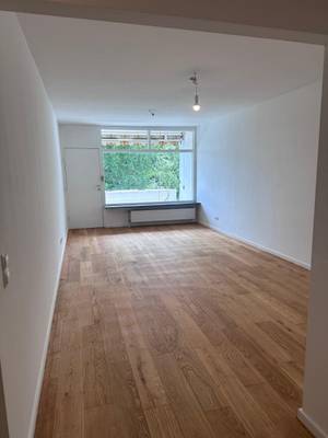 Außergewöhnliche 3-Zimmer Wohnung mit Loggia, Dachterrasse mit Pool, Erstbezug nach Renovierung – Bild 2