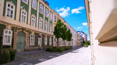 Ruhige DG-Oase mit Terrasse im Biedermeier-Flair - Bernardgasse (Erstbezug nach Renovierung)