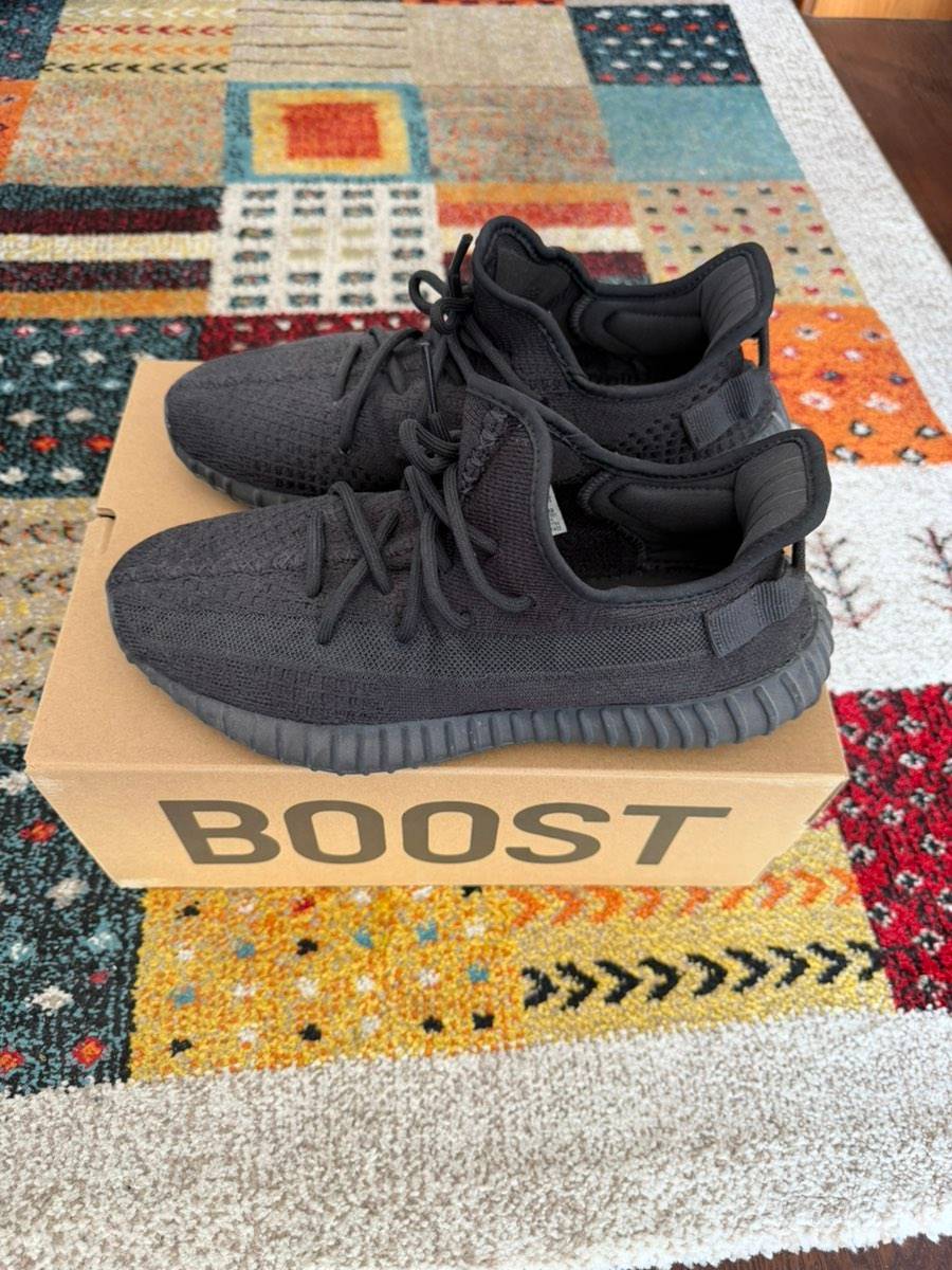 adidas gazelle silver green womens adidas Yeezy Boost 350 V2 Core Black Red (2022) | Yeezy main image 0