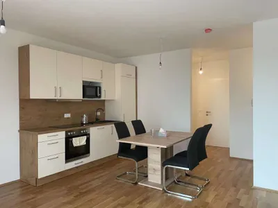 + NEU+ NÄHE BUSHALTESTELLE POLGARSTRASSE 44.5M2 2-ZIMMERWOHNUNG PLUS 10M2 BALKON INKL HOCHWERTIGER KÜCHE UND KELLERABTEIL