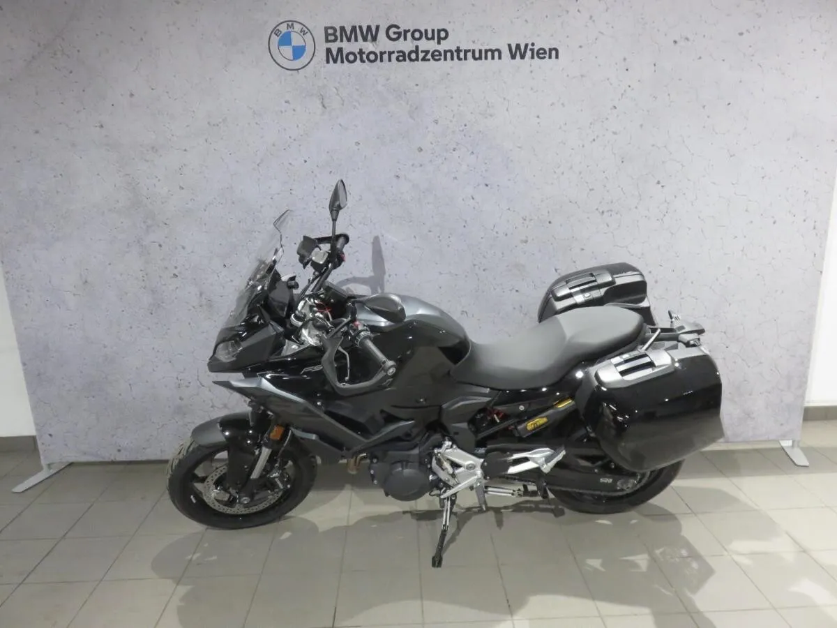 BMW F 900 XR