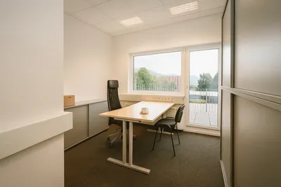 5-Zimmer-Gewerbeimmobilie mieten in Salzburg Stadt – 121,59 m², € 1.581 – Bild 2 von 5
