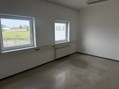 Gewerbeimmobilie kaufen in Mattersburg – 2 233 m², € 680.000 – Bild 2 von 12