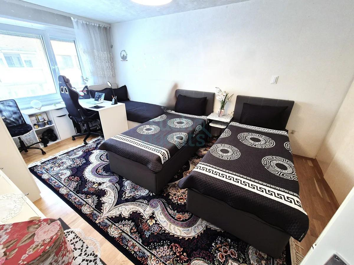 Attraktive 2 Zimmer Whg zu verkaufen! Wertgesicherter Mietertrag - ab 2028 Eigennutzung! Loggia+STP - Widok 3